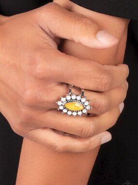 Paparazzi Jewelry Accessories - Everlasting Eden - Yellow Ring - Vintage